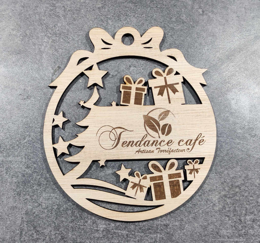 Boule de Noël sapin et étoiles