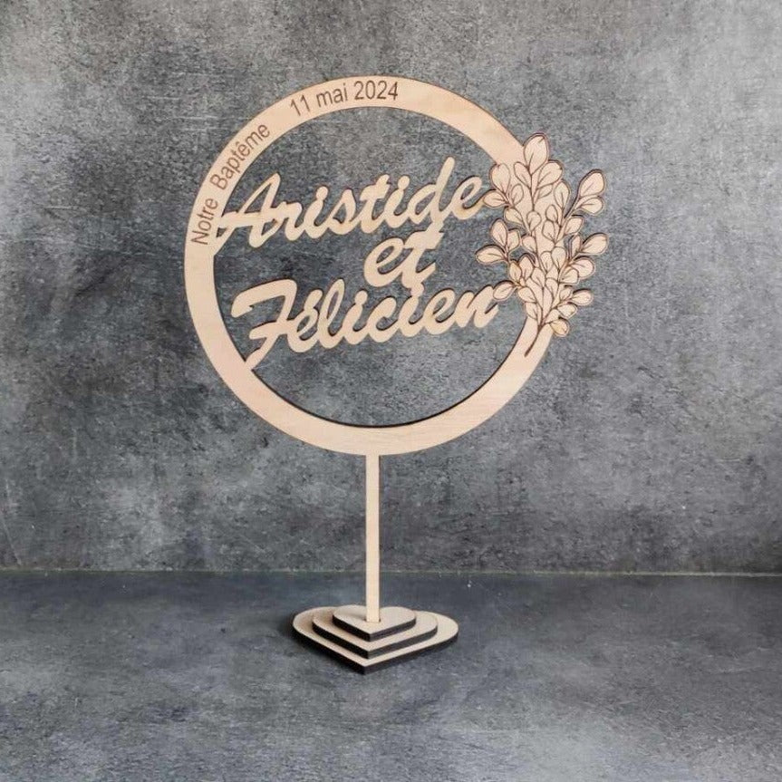 Décoration ronde en bois pour baptême personnalisé