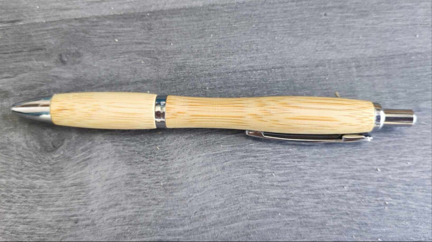 Stylo bambou forme arrondi avec gravure au choix