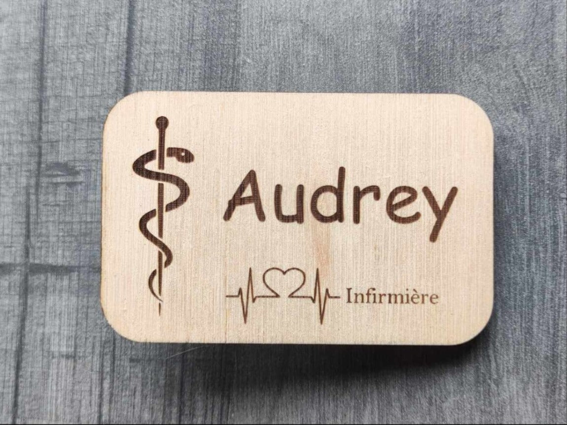 Badge en bois infirmière, samu, pompiers