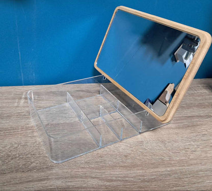 Miroir et boite de maquillage