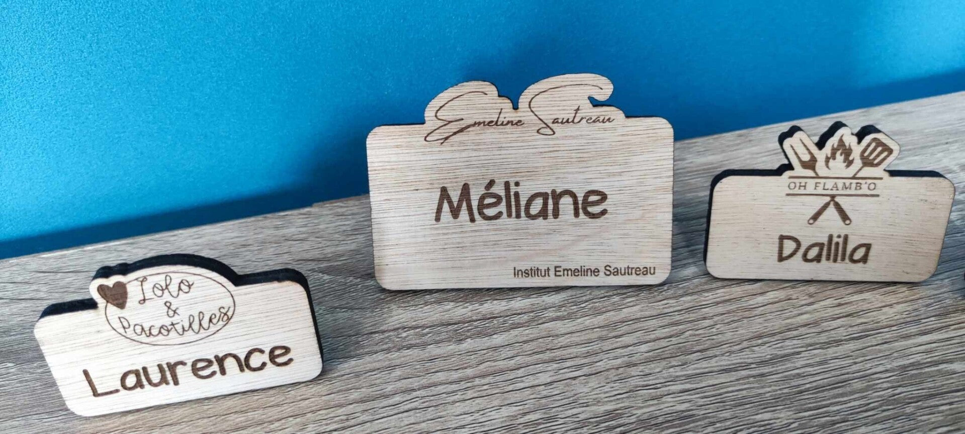 Badge en bois pour salon professionnel