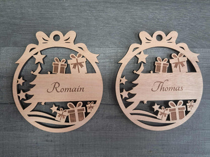 Boule de Noël sapin et étoiles